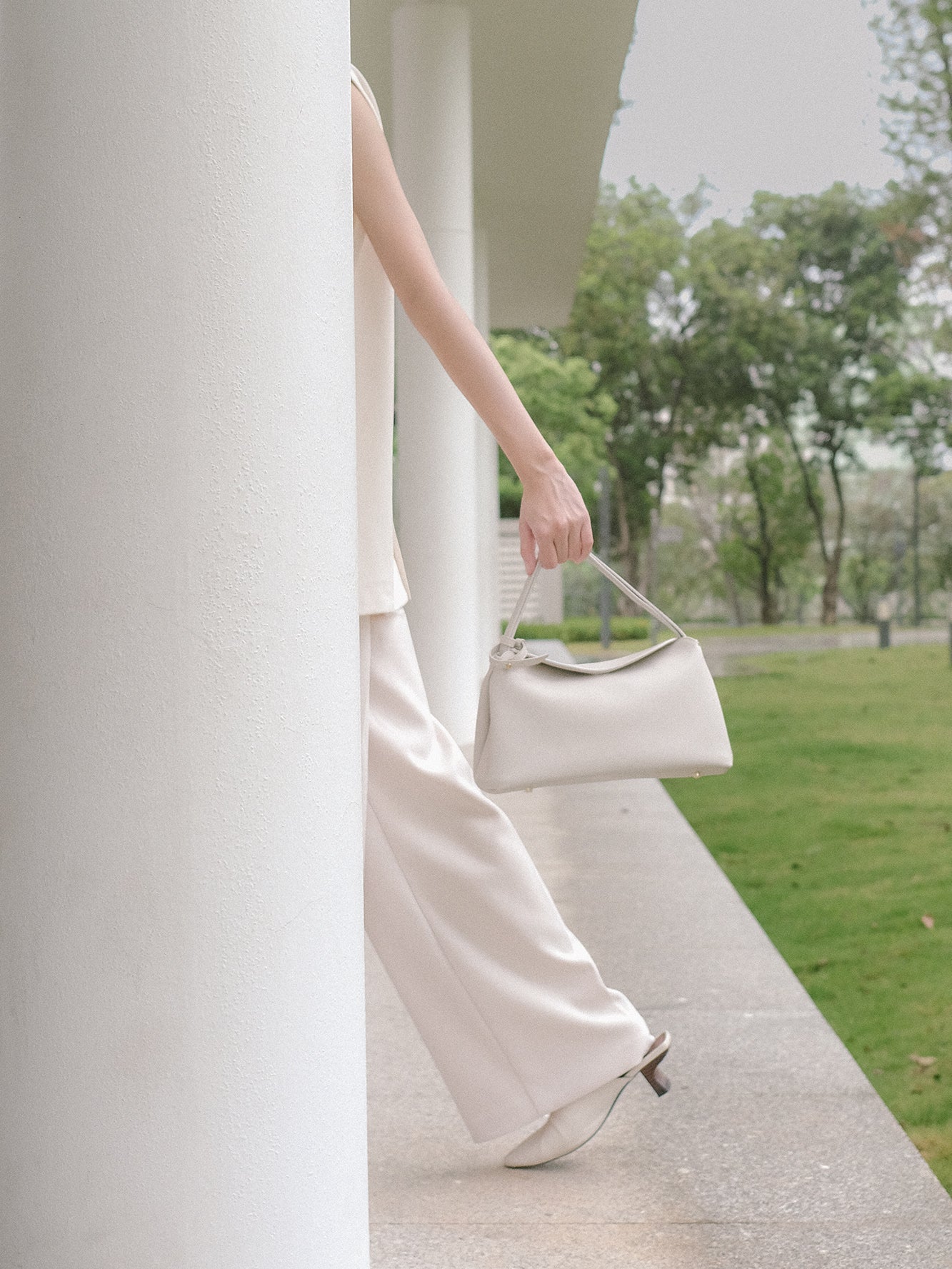 【プレオーダー受付中】New Corn Leather Two-Tone Hobo 2025秋限定アイテム