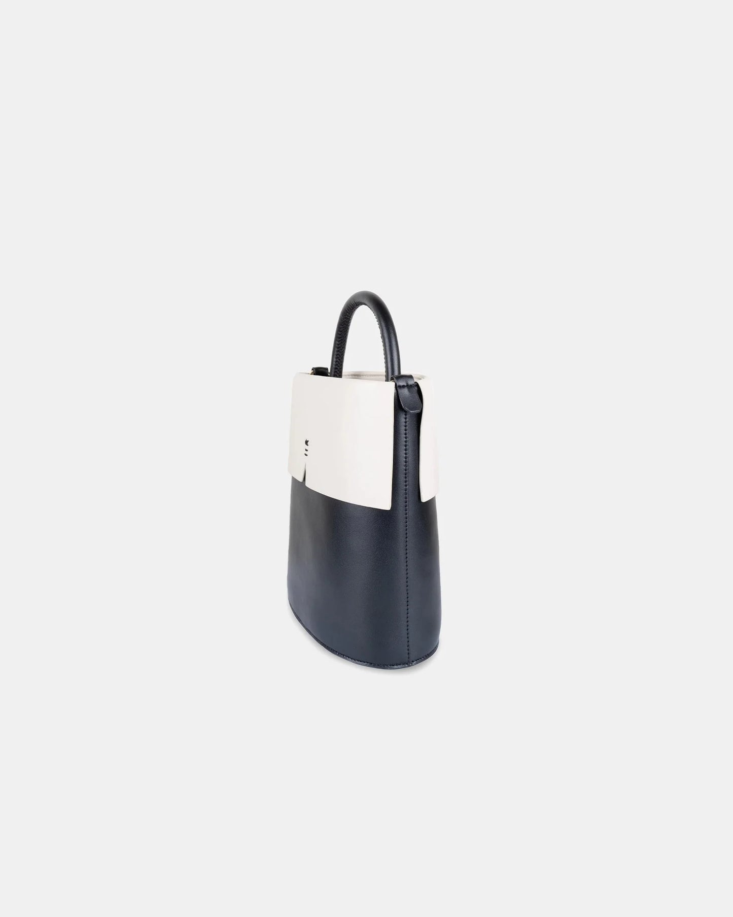 Gaia Bucket Bag(11月下旬入荷予定)