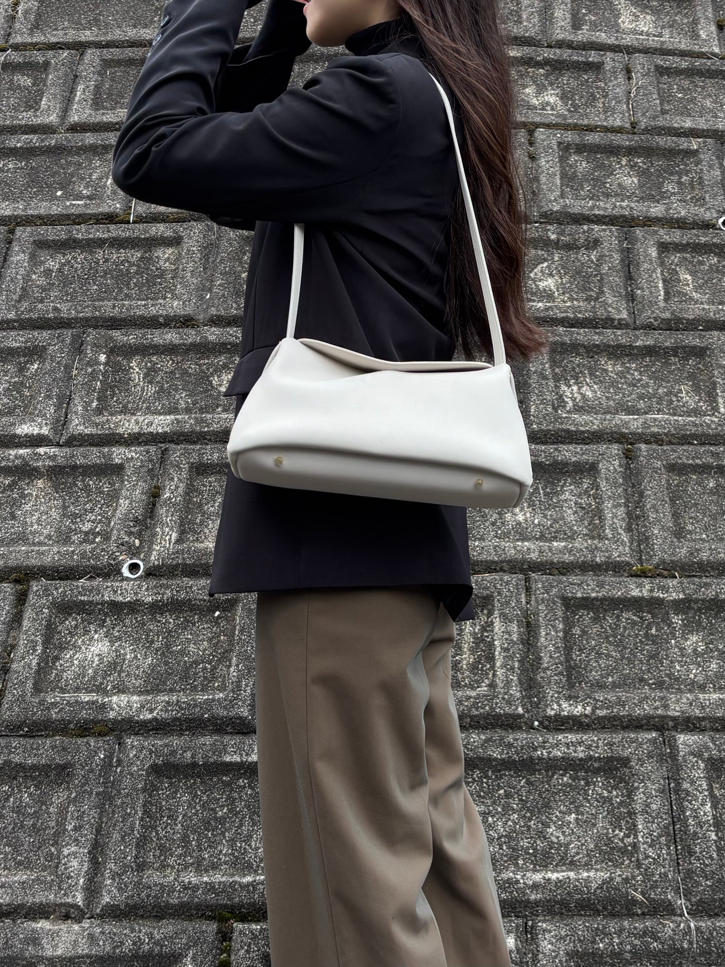 【数量限定】New Corn Leather Two-Tone Hobo 2025秋冬限定アイテム