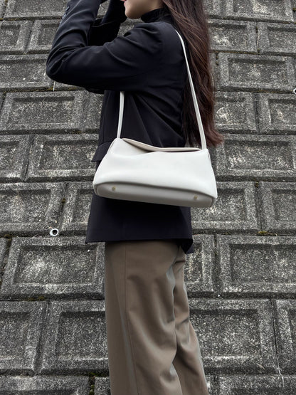 【数量限定】New Corn Leather Two-Tone Hobo 2025秋冬限定アイテム