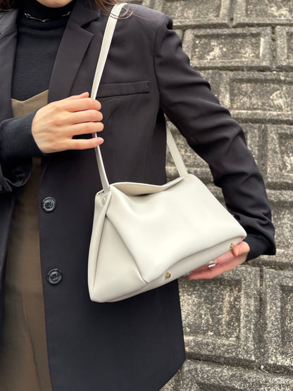 【数量限定】New Corn Leather Two-Tone Hobo 2025秋冬限定アイテム