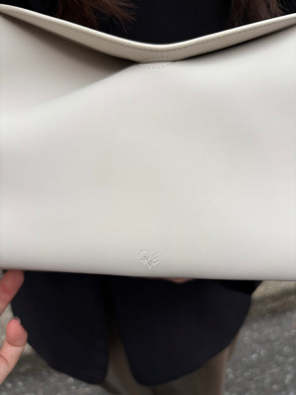 【数量限定】New Corn Leather Two-Tone Hobo 2025秋冬限定アイテム