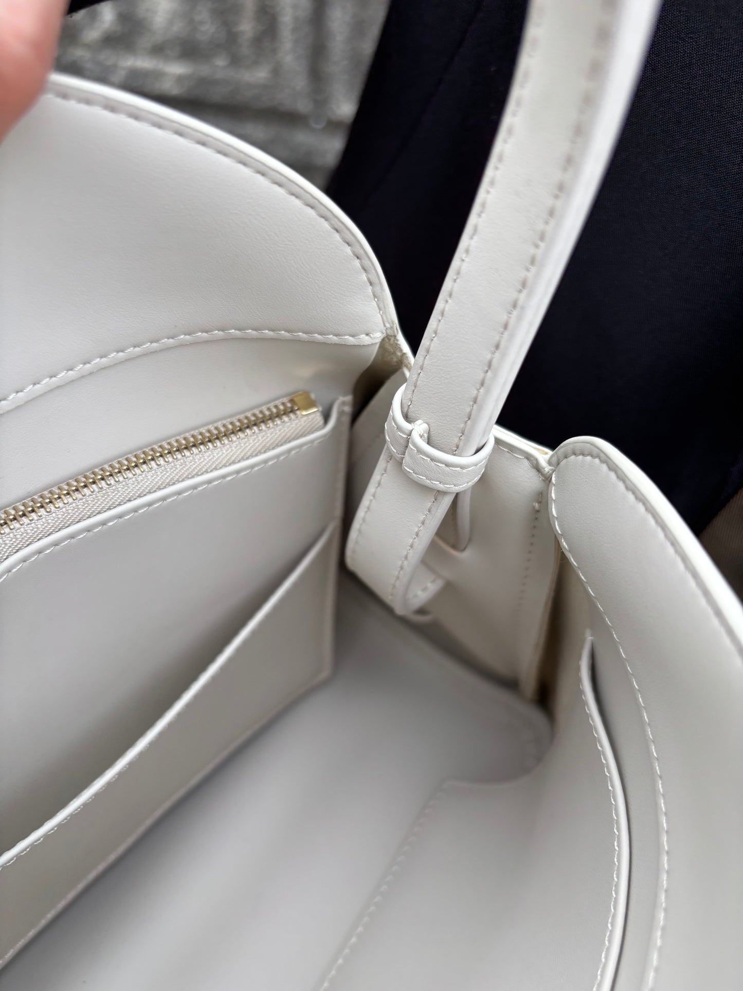 【数量限定】New Corn Leather Two-Tone Hobo 2025秋冬限定アイテム